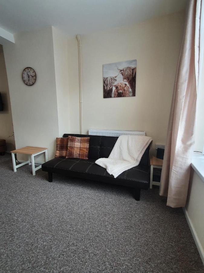 2 Bed House, Contractors & Holiday Guests Welcomed Dowlais Экстерьер фото